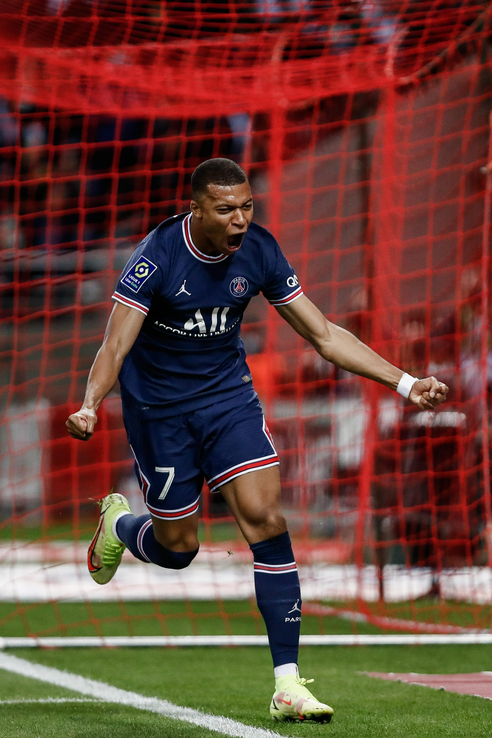 瘫痪18年汤淼现状：母亲妻子早已改嫁，女儿已8岁，郎平多次探望（汤淼瘫痪18年近况：母亲与妻子已再婚，女儿8岁，郎平多次探望）