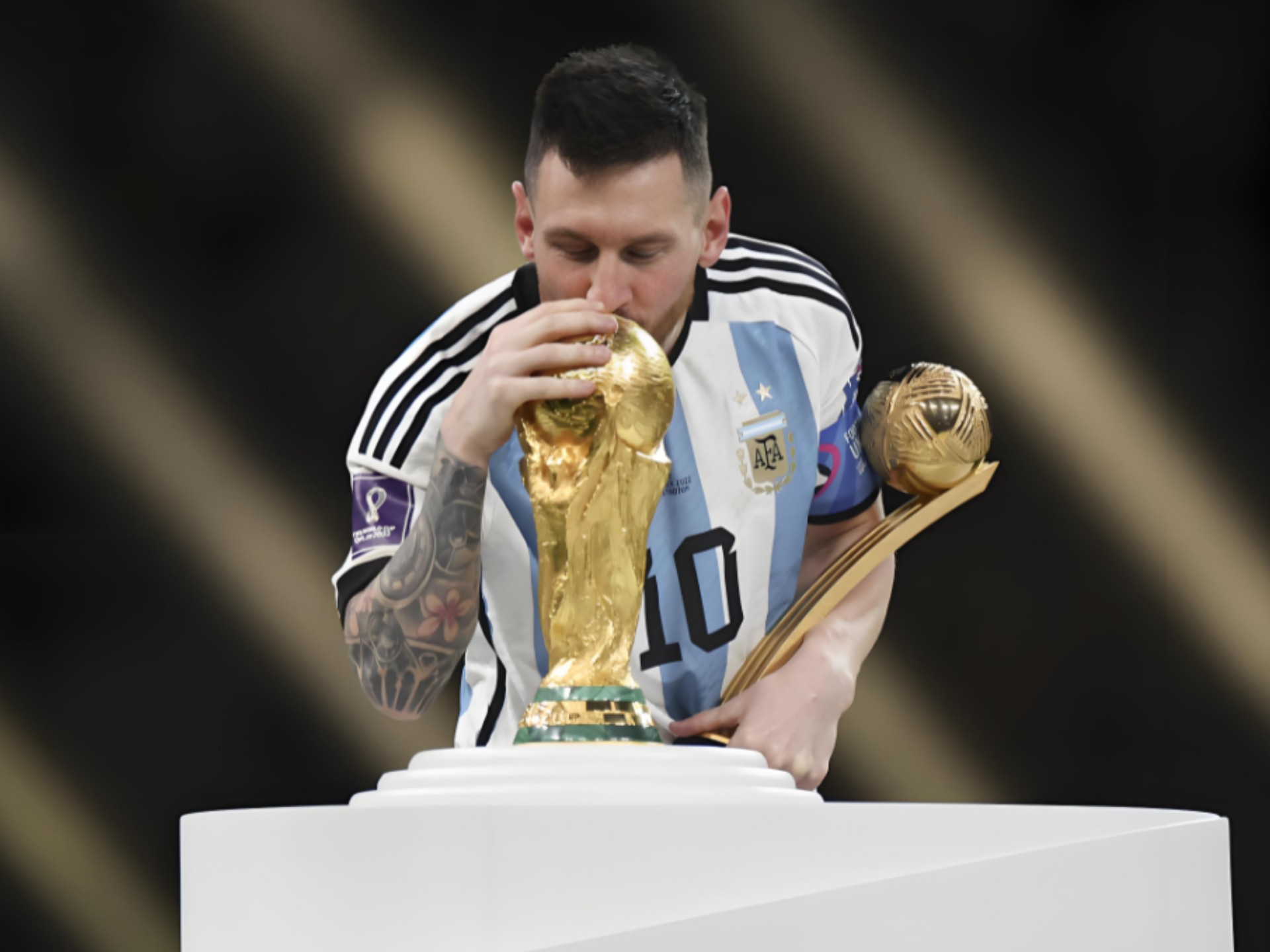 NBA焦点战：篮网客场逆转雄鹿,（NBA重磅对决：篮网客场逆转击败雄鹿）