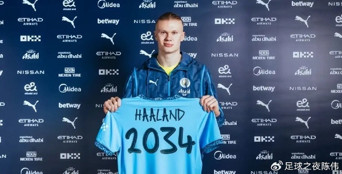 卡拉格批萨拉赫不提利物浦，亨利调解争论（卡拉格抨击萨拉赫未提利物浦，亨利介入调解）