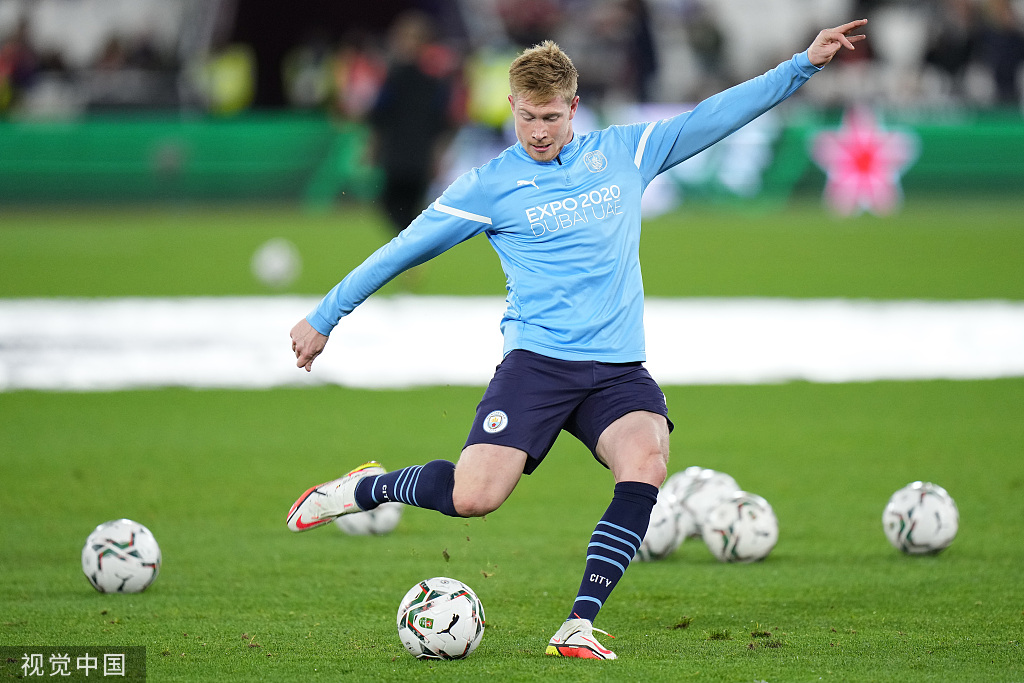 詹姆斯关键助攻锁定胜利（詹姆斯送出致胜助攻）