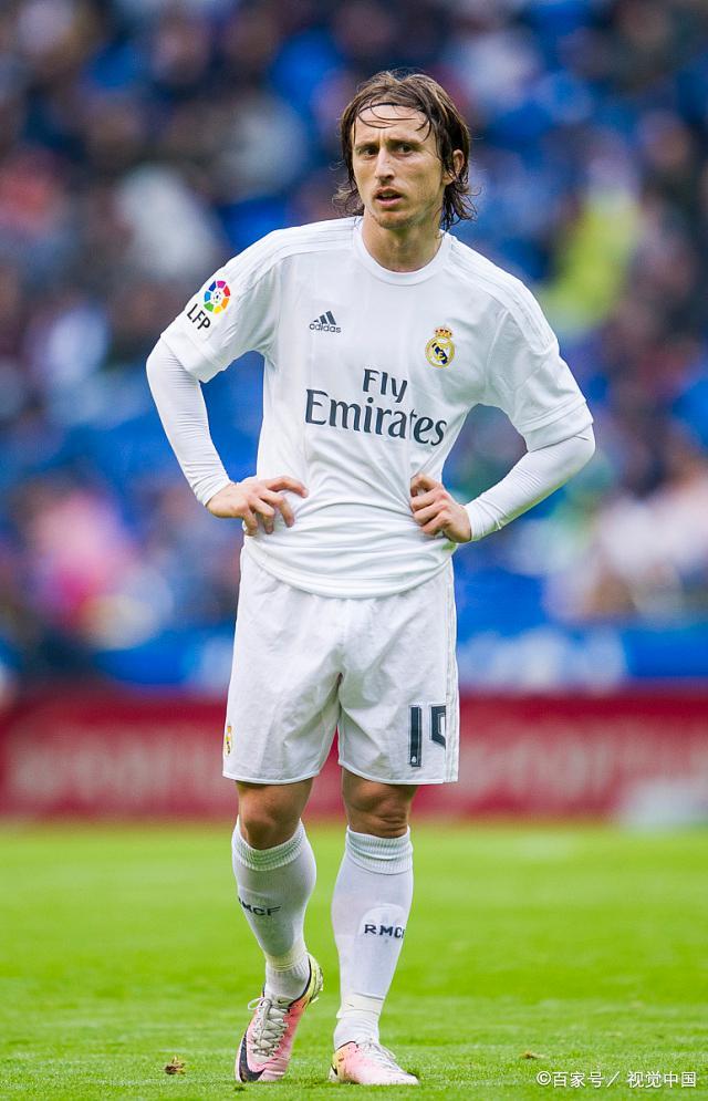 米体：泽林斯基出现轻微肌肉问题，可能不会出战比萨（米体：泽林斯基肌肉轻伤，出战比萨成疑）